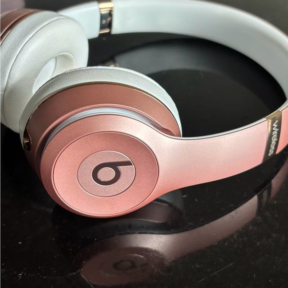 Beats by Dre Over-Ear Headphones - Pink and White - Picture 1 of 3